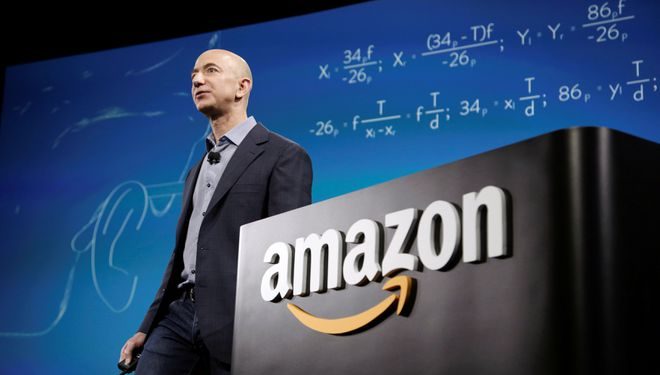 Tỉ phú Jeff Bezos bất ngờ rời ghế CEO Amazon